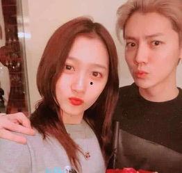 娱乐吃瓜头像图片女生,揭秘娱乐吃瓜头像中的魅力女生